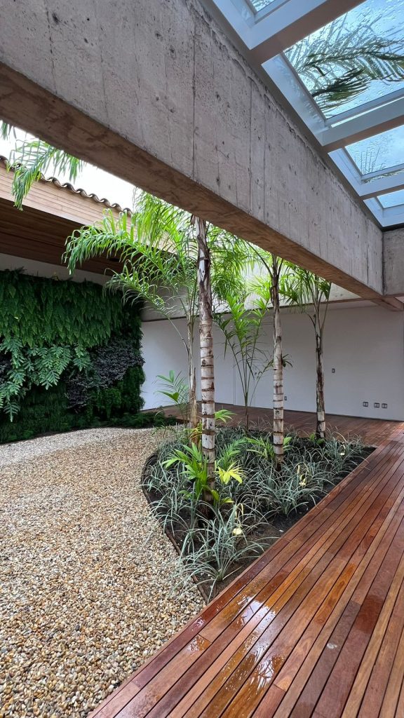 Deck da Casa de Alto Padrão